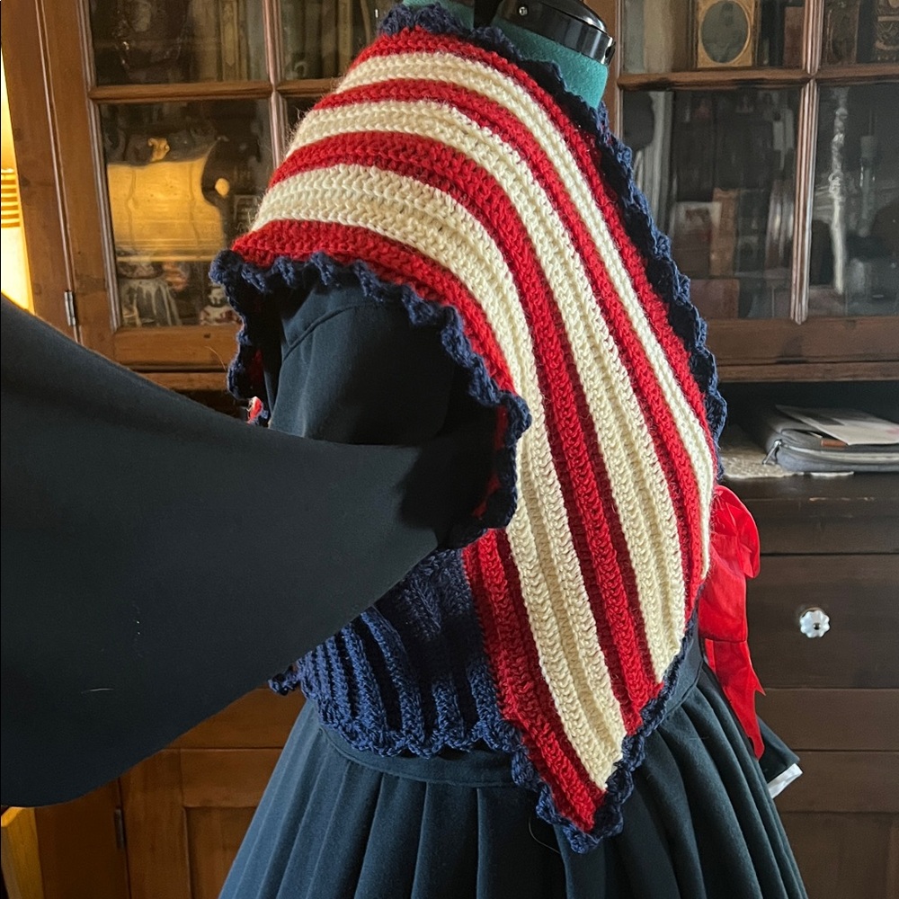 Civil War Victorian Patriotic Women’s Sontag Hug-Me-Tight M-XL - Picture 3 of 7